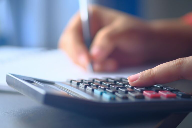 Quels sont les tarifs horaires recommandés pour les freelances ?