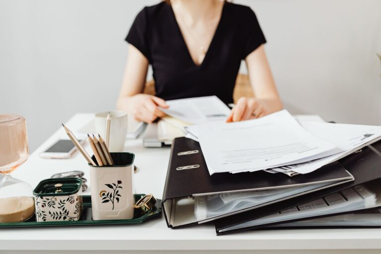 Quelles sont les principales difficultés administratives rencontrées par les freelances ?