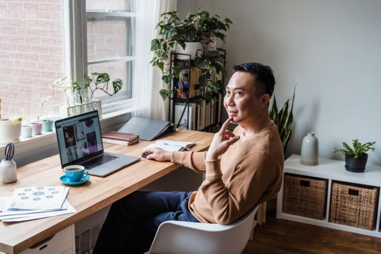 Comment bien gérer la solitude en tant que freelance ?