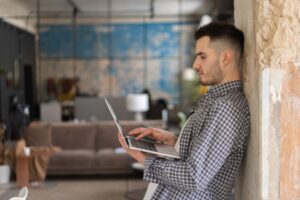Comment les freelances peuvent-ils tirer parti de la veille technologique ?